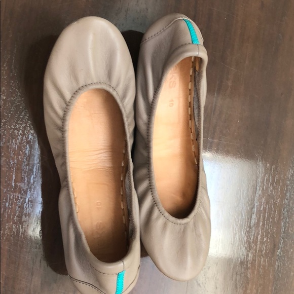 taupe tieks